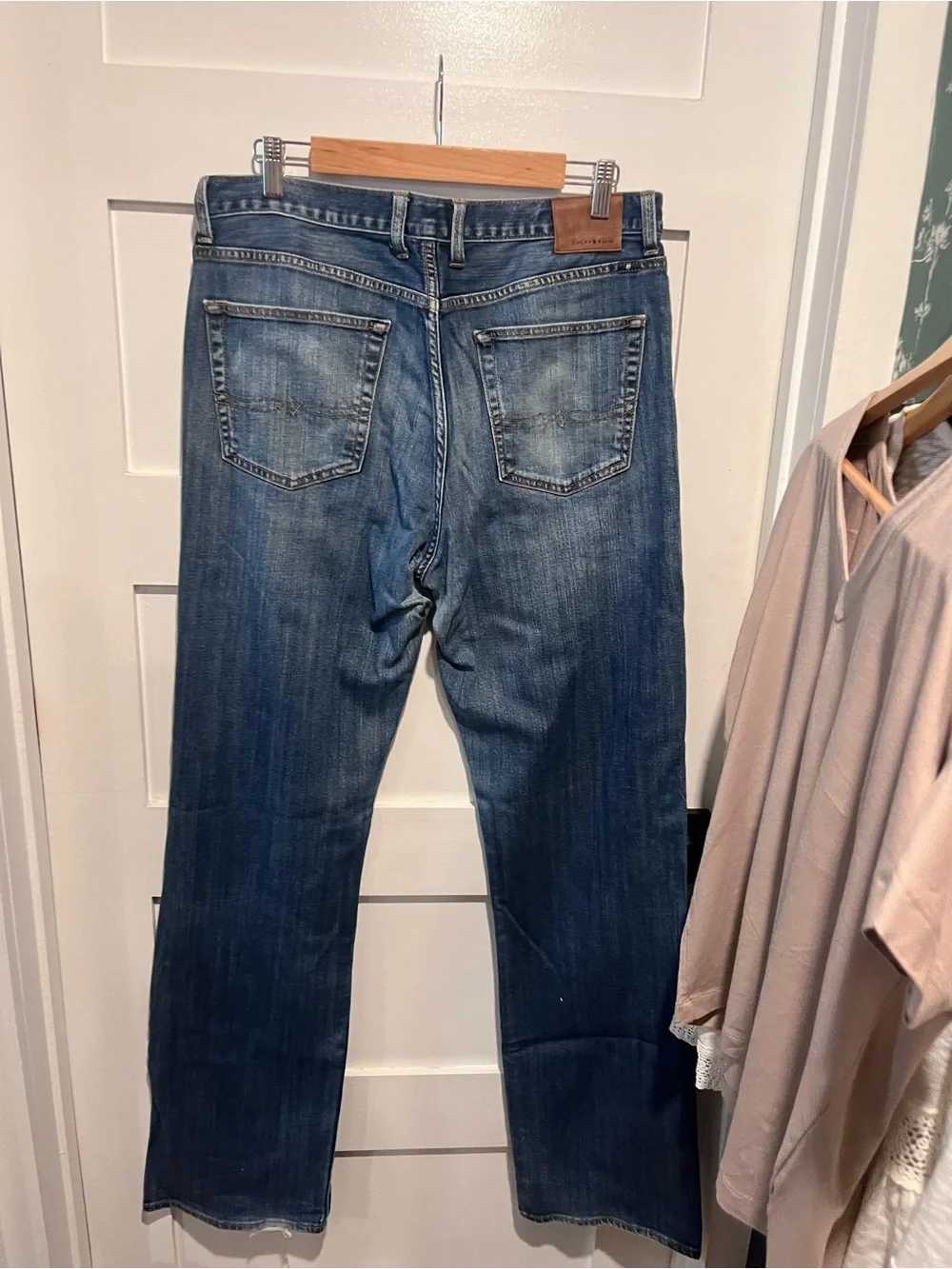 Lucky Brand Men's Bootcut Jeans in Blue Wash